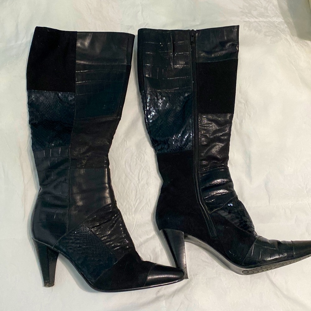 Gently used BANDOLINO leather/sued heeled boots